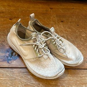 Nike pull on sneakers